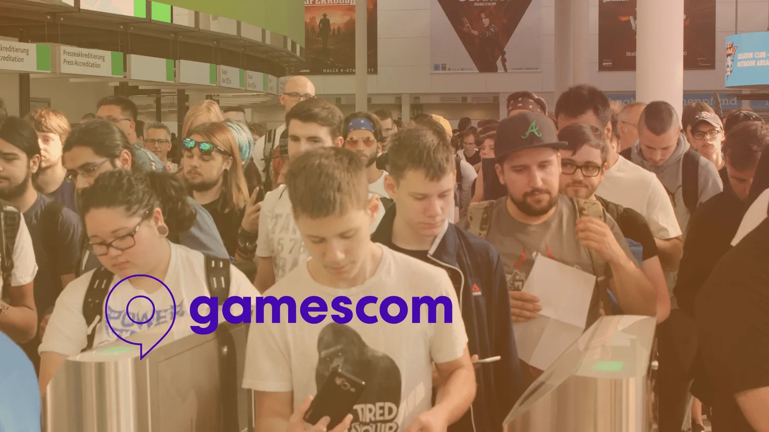 a large number of people in Cologne on Gamescom