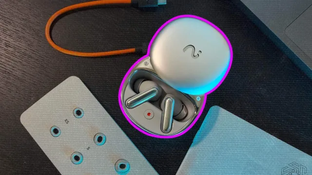 ai voice recorder earbuds viaim recdot kit on the desk