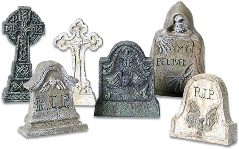 Tombstones Figurine Set